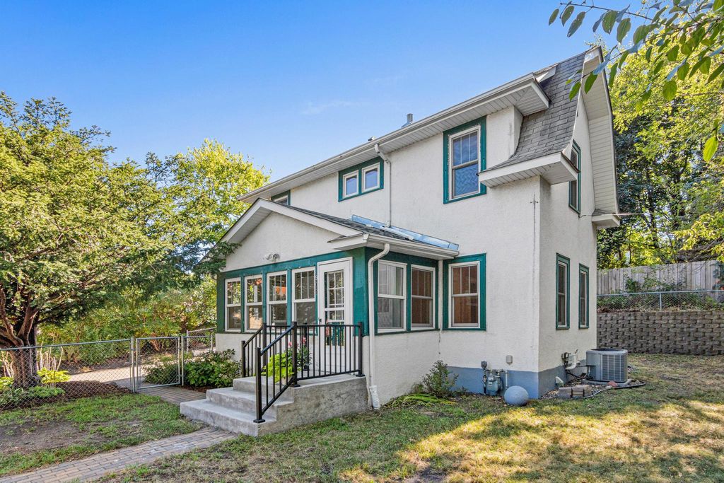 902 Hunt Place, Saint Paul, MN 55114 — exterior