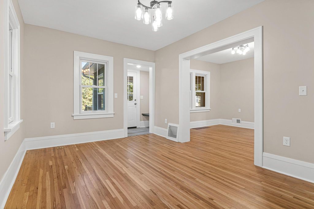 902 Hunt Place, Saint Paul, MN 55114 — photo 2