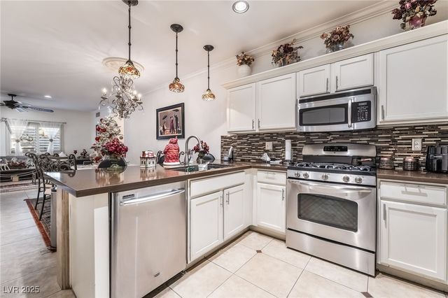 2100 Gravel Hill Street 103, Las Vegas, NV 89117