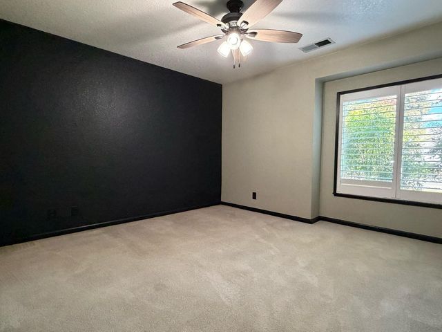 1375 Briarwood Ave, Escalon, CA 95320
