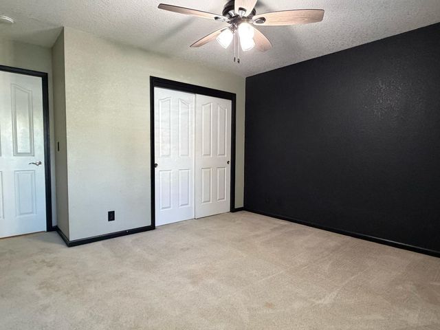 1375 Briarwood Ave, Escalon, CA 95320
