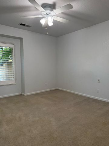 1375 Briarwood Ave, Escalon, CA 95320