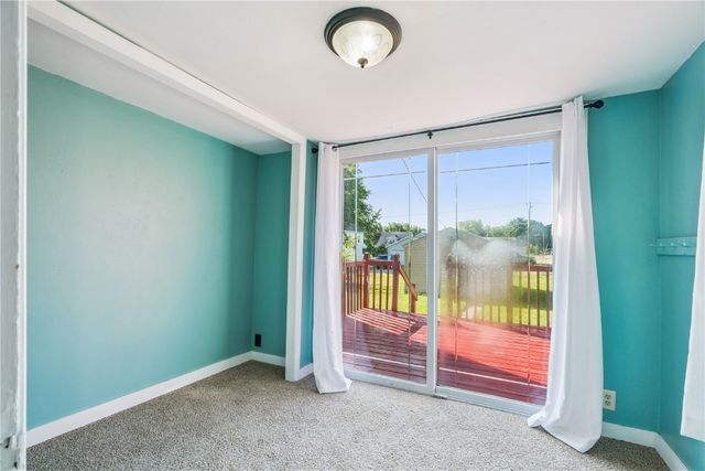 316 E Washington Street, Center Point, IA 52213