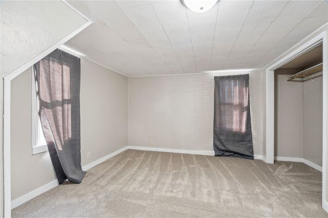 316 E Washington Street, Center Point, IA 52213