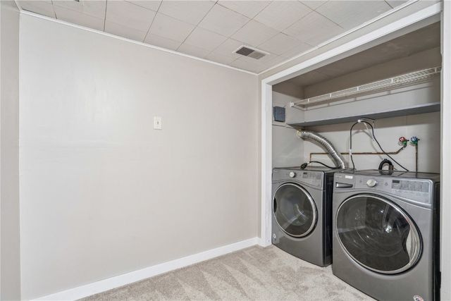 316 E Washington Street, Center Point, IA 52213