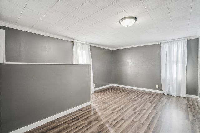 316 E Washington Street, Center Point, IA 52213