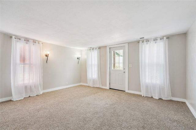 316 E Washington Street, Center Point, IA 52213