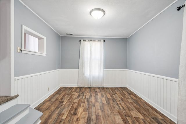 316 E Washington Street, Center Point, IA 52213