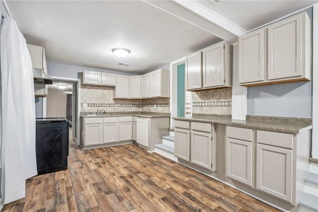 316 E Washington Street, Center Point, IA 52213