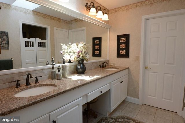 182 LIONS GATE CIR, Souderton, PA 18964