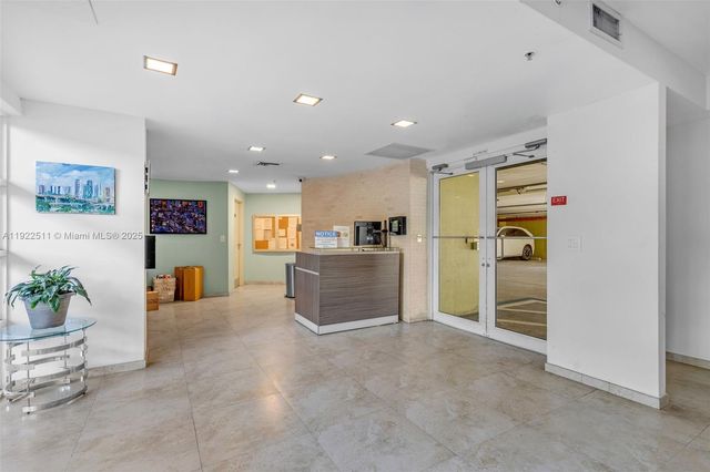 816 NW 11th St 607, Miami, FL 33136