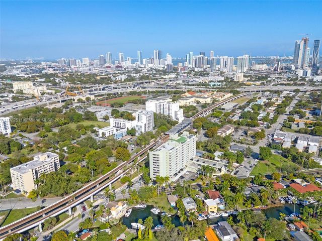 816 NW 11th St 607, Miami, FL 33136