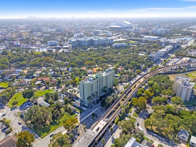 816 NW 11th St 607, Miami, FL 33136