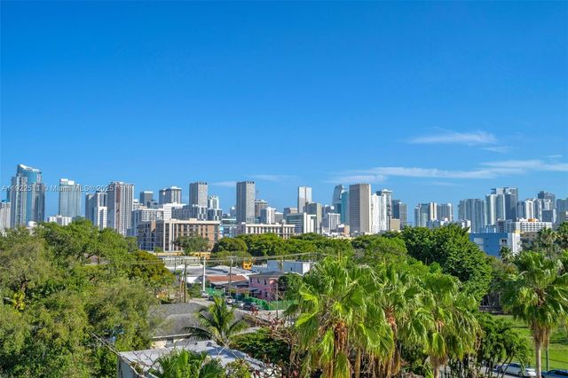 816 NW 11th St 607, Miami, FL 33136