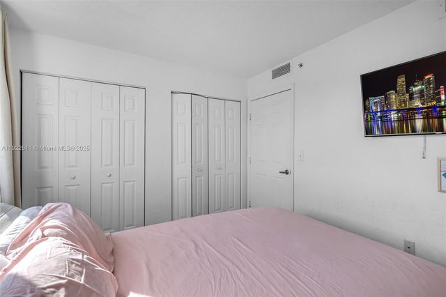 816 NW 11th St 607, Miami, FL 33136