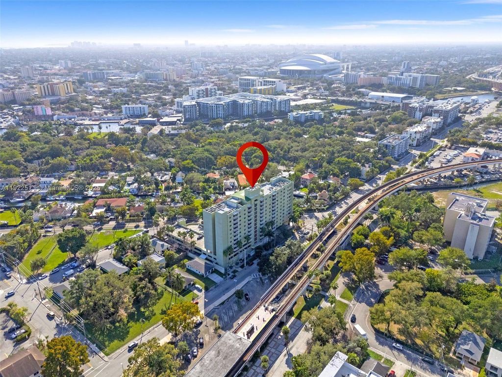 816 NW 11th St 607, Miami, FL 33136