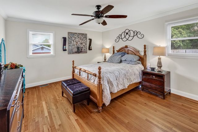 202 N Pine Lake Drive, Spartanburg, SC 29301