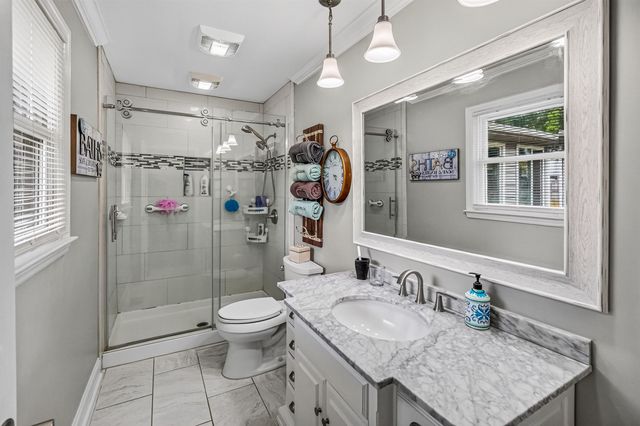 202 N Pine Lake Drive, Spartanburg, SC 29301