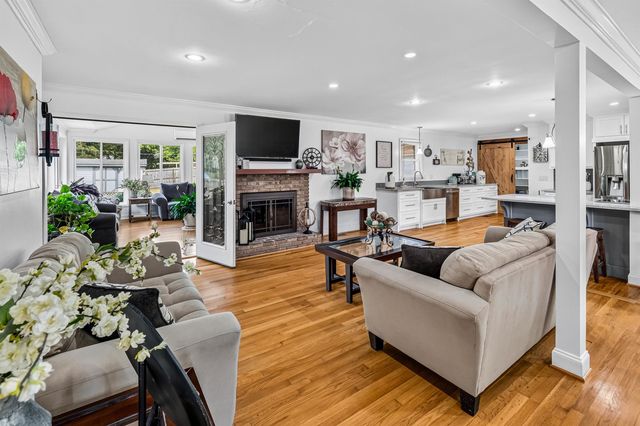 202 N Pine Lake Drive, Spartanburg, SC 29301