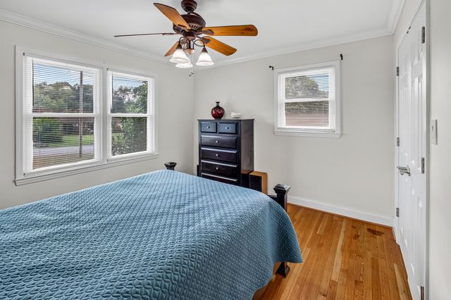 202 N Pine Lake Drive, Spartanburg, SC 29301
