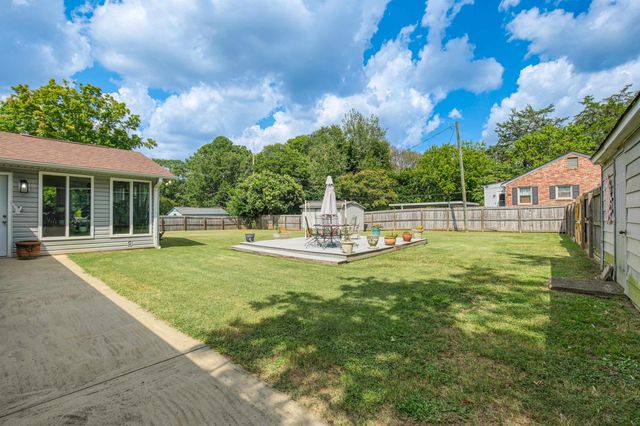 202 N Pine Lake Drive, Spartanburg, SC 29301