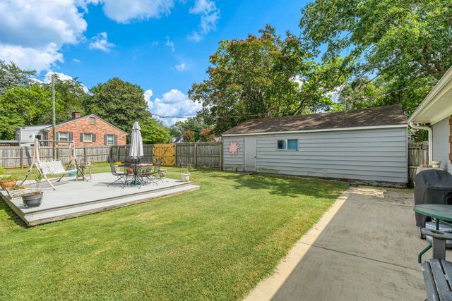 202 N Pine Lake Drive, Spartanburg, SC 29301