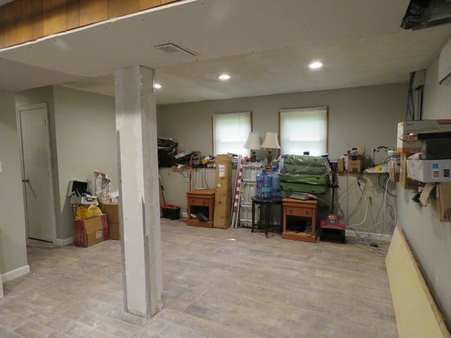 28 Savoy St, Billerica, MA 01862
