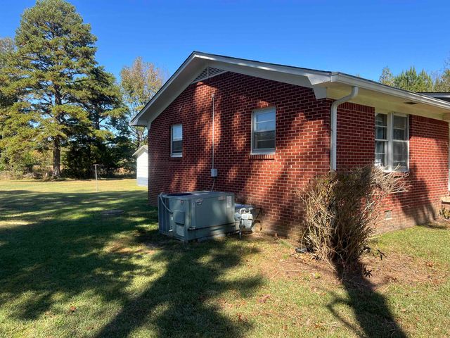 1555 226 HWY, Savannah, TN 38372