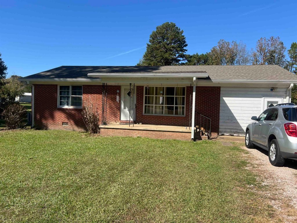 1555 226 HWY, Savannah, TN 38372