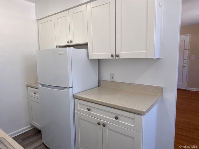 25 Dolphin Green G2C, Port Washington, NY 11050