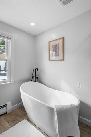 129 Greenwood St, Wakefield, MA 01880