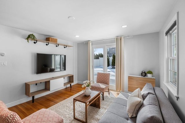 129 Greenwood St, Wakefield, MA 01880