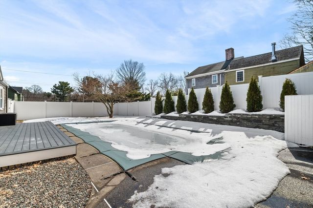 129 Greenwood St, Wakefield, MA 01880