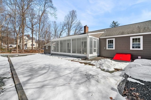 129 Greenwood St, Wakefield, MA 01880