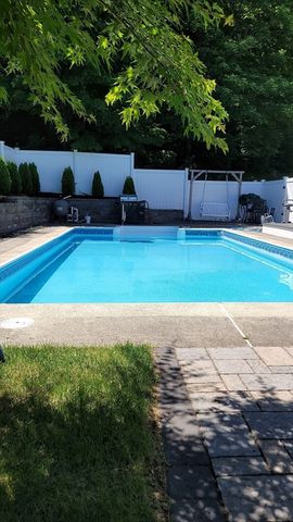 129 Greenwood St, Wakefield, MA 01880