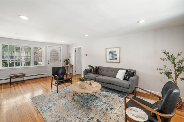 129 Greenwood St, Wakefield, MA 01880