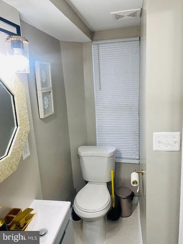 204 ASCOT PL NE, Washington, DC 20002