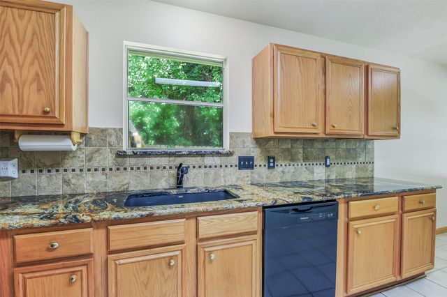 6806 Woodland Oaks, Magnolia, TX 77354