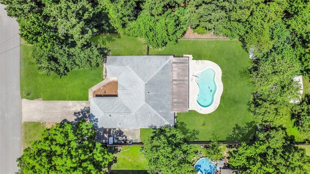 6806 Woodland Oaks, Magnolia, TX 77354