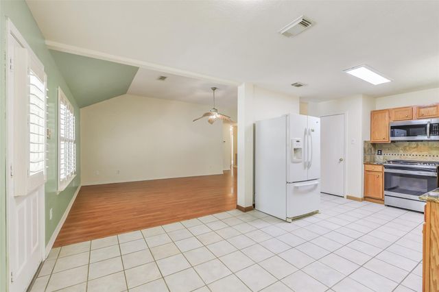 6806 Woodland Oaks, Magnolia, TX 77354