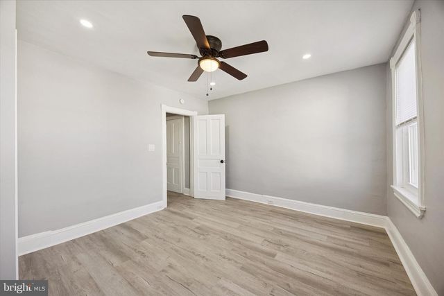 23 WOODBINE AVE, Darby, PA 19023