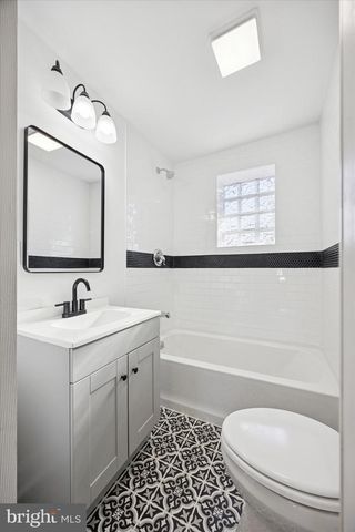 23 WOODBINE AVE, Darby, PA 19023