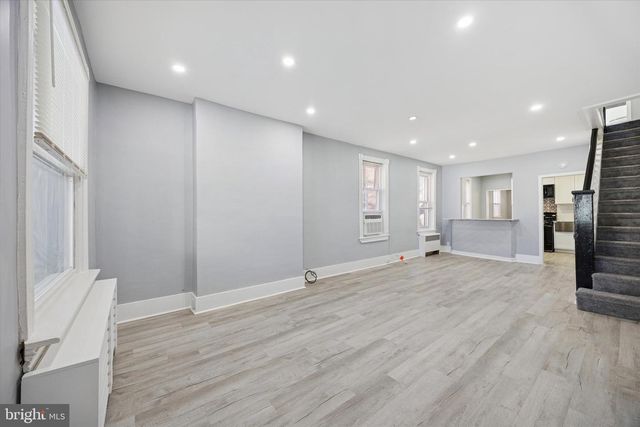 23 WOODBINE AVE, Darby, PA 19023