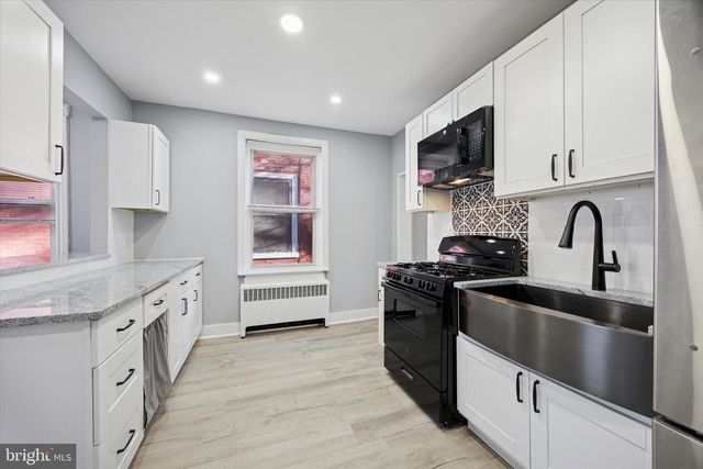 23 WOODBINE AVE, Darby, PA 19023