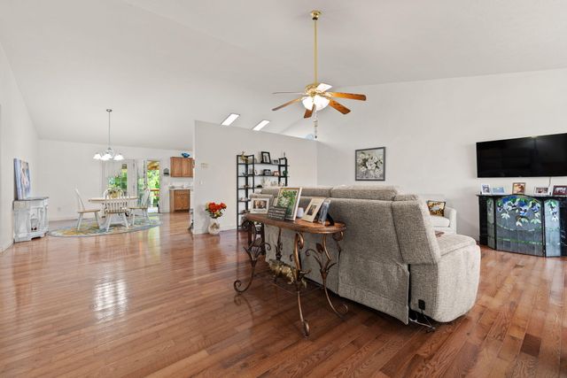 93 Field Drive, Somerset, KY 42503