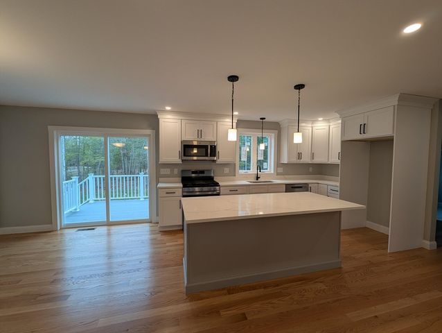 15 Bald Hill Rd, Raymond, NH 03077