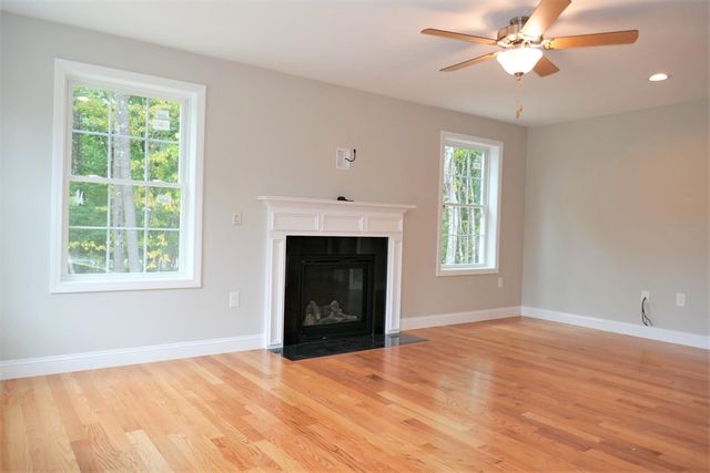 15 Bald Hill Rd, Raymond, NH 03077