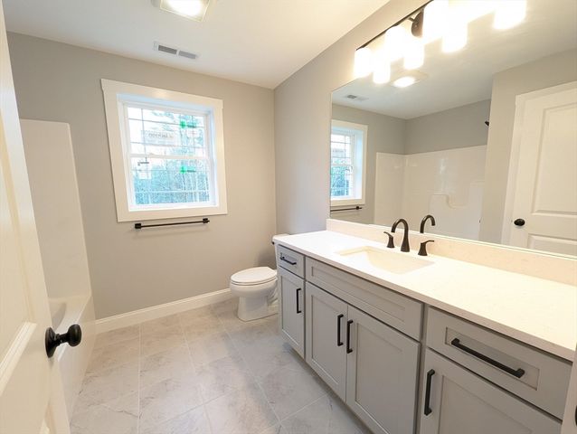 15 Bald Hill Rd, Raymond, NH 03077
