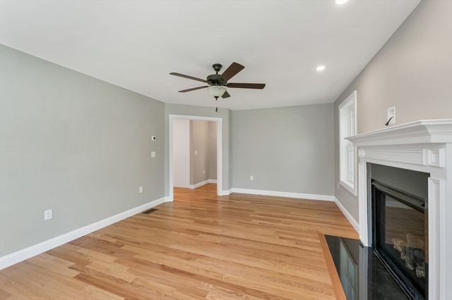 15 Bald Hill Rd, Raymond, NH 03077