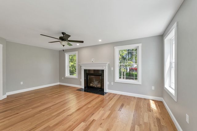 15 Bald Hill Rd, Raymond, NH 03077